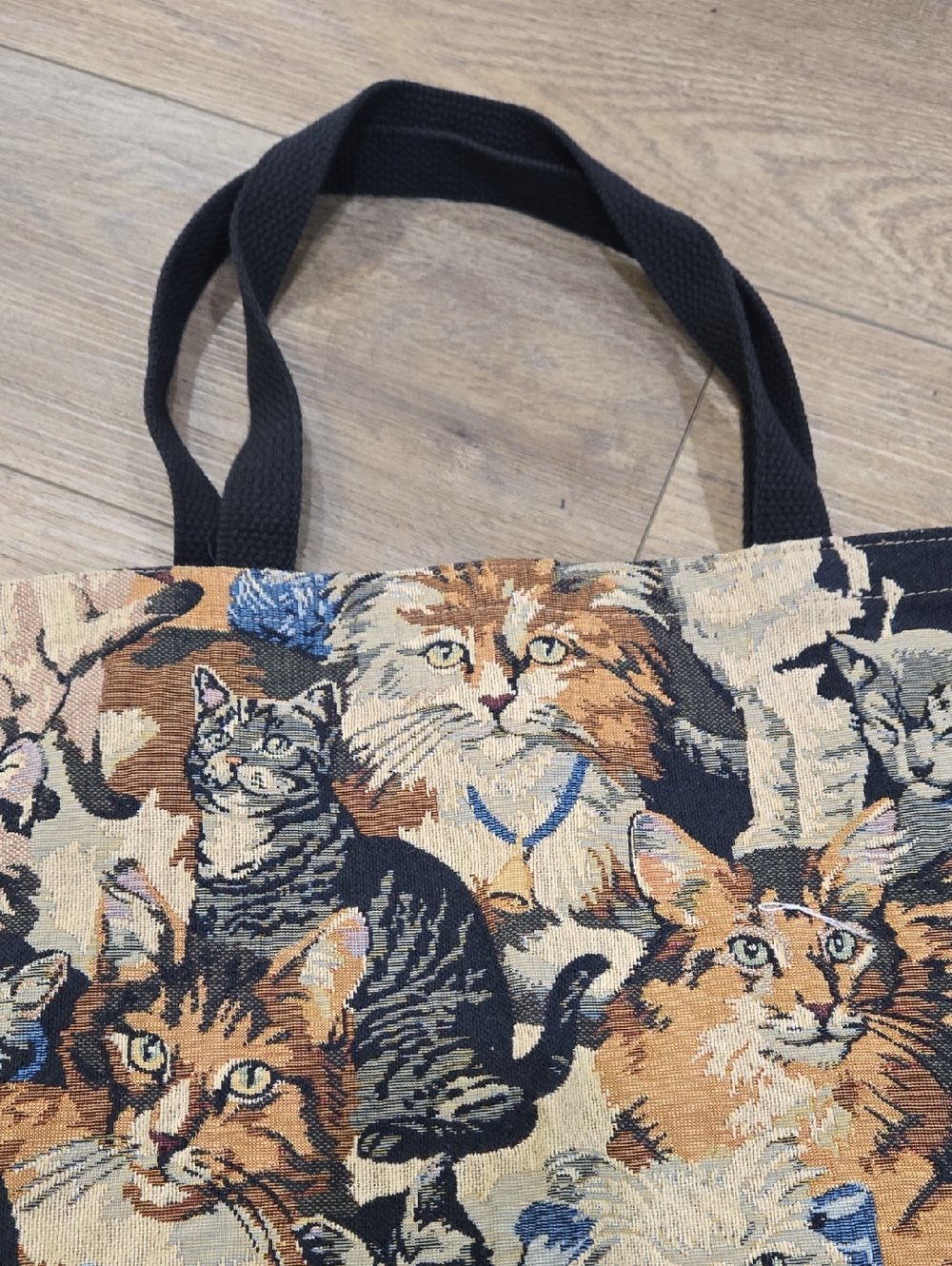 Retro 90's Cat Pattern Tapestry Tote Bag in Multi-Color - Picture 2 of 6